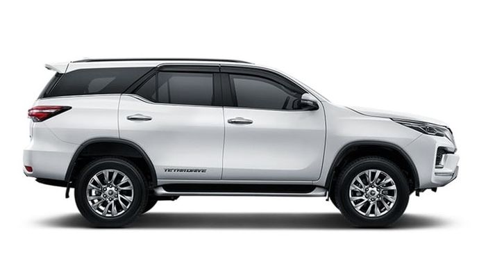 Toyota Fortuner memiliki opsi penggerak 4x4