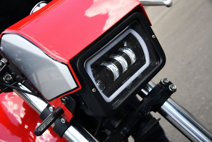 Headlamp diganti dengan model LED