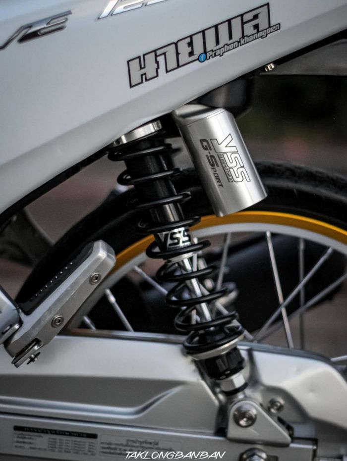 Suspensi belakang diganti dengan shock YSS G-Sport