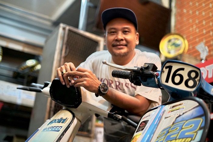 Dennil Sagita, sang owner Scooter VIP memprediksi tren modifikasi Vespa pada tahun 2022 mendatang.