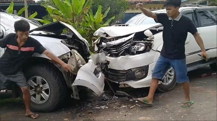 Kondisi Toyota Fortuner dan Isuzu D-Max yang adu banteng di Musi Banyuasin, Sumatera Selatan