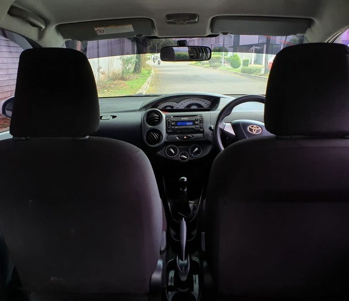 Interior Toyota Etios Valco 2014