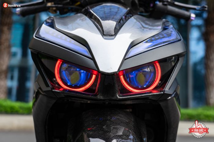 Headlamp diganti dengan model LED proyektor