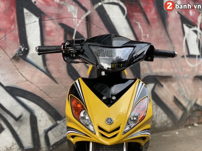 Master rem diganti dengan Brembo RCS Corsa Corta dan punya headlamp LED