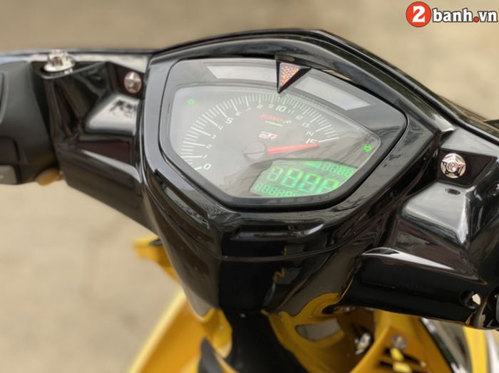 Panel speedometer sudah diganti dengan produk Koso 