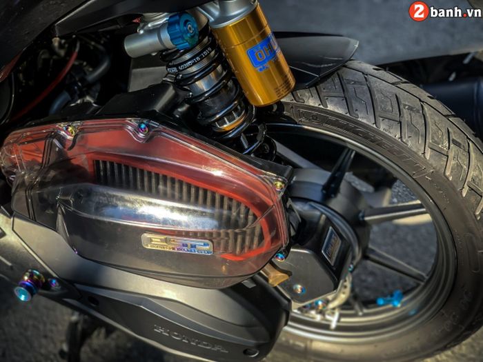 Suspensi belakang diganti dengan shock Ohlins