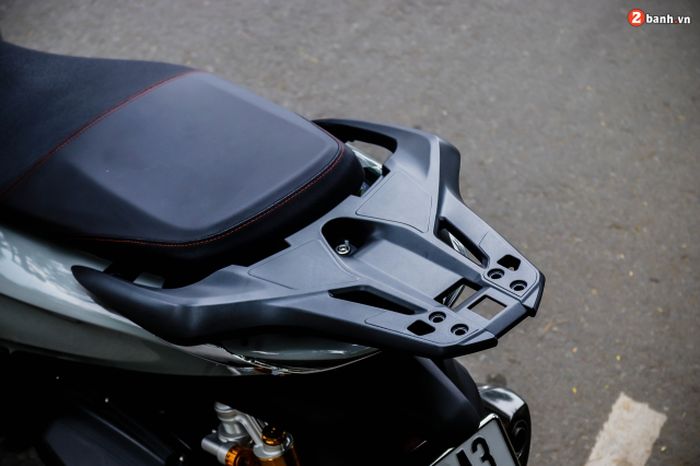 Bagian behel diganti dengan model yang lebih panjang dan bisa dipasangi box