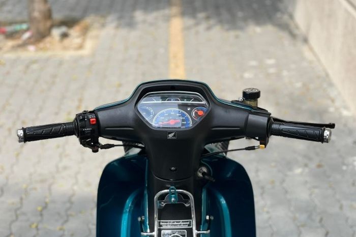 Tampilan kokpitnya masih cukup standar