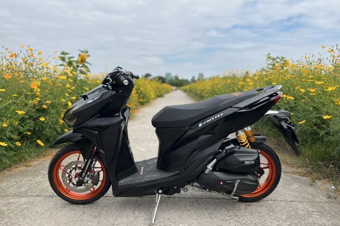 Suspensi belakang diganti dengan shock Ohlins