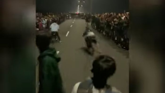 Cuplikan video aksi balap liar yang dilakukan di exit tol Setono, Pekalongan.