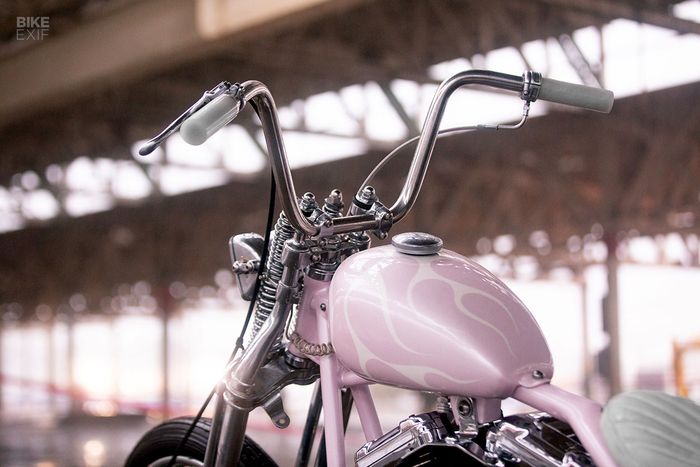 Kokpit dibuat minimalis dan dipasang tangki peanut