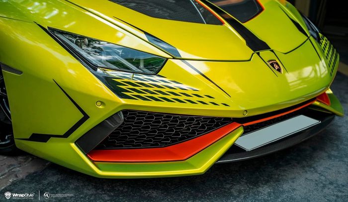 Tampilan depan modifikasi Lamborghini Huracan ala versi STO 