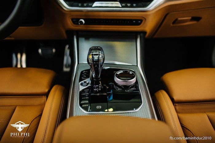Tuas transmisi BMW X7 di dalam kabin modifikasi BMW 330i M Sport