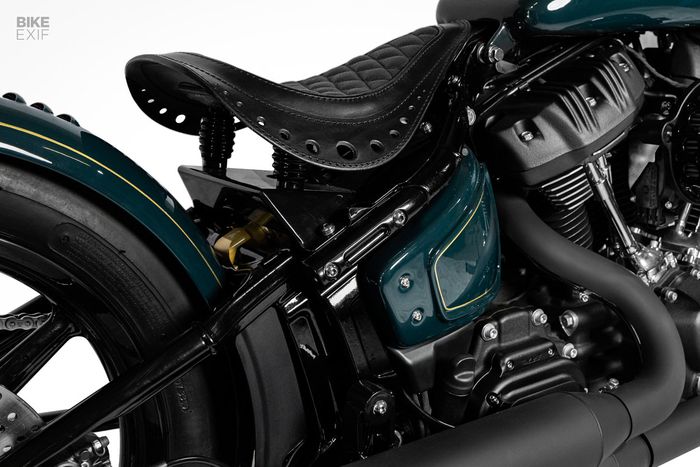 Jok dibuat khas One Way Machine (OWM)