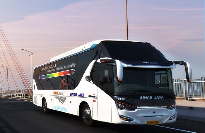 Armada bus suite class milik PO Sinar Jaya.