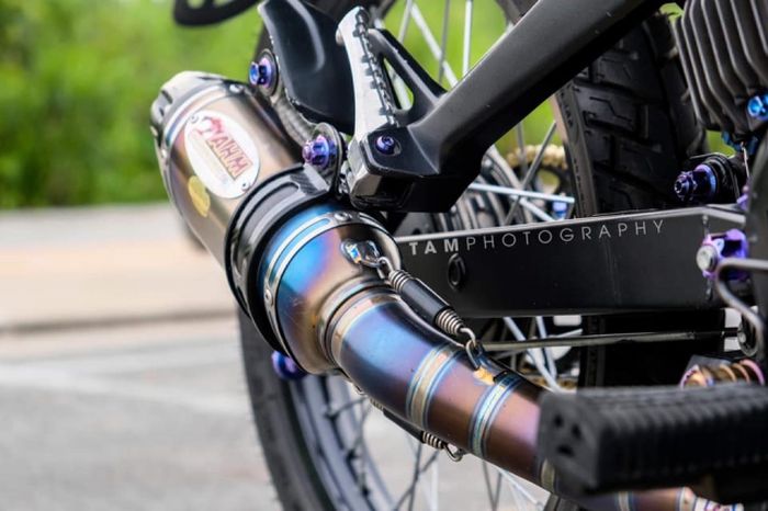 Exhaust system diganti dengan AHM titanium