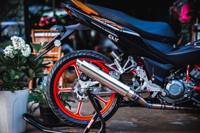 Sektor mesin dapat penggantian exhaust system