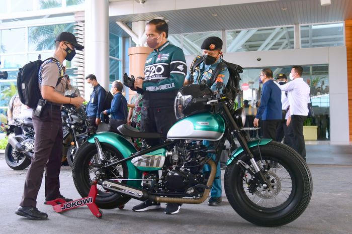 detail tampilan baru motor custom Presiden Jokowi yang kini bergaya bobber klasik