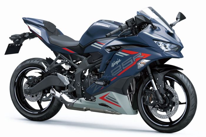 Kawasaki Ninja ZX-25R SE 2022 di Jepang yang miliki warna baru.