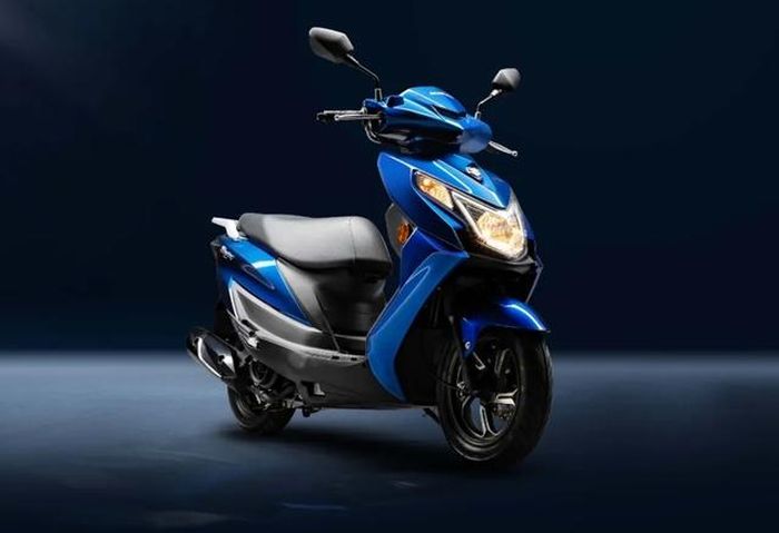 Meluncur motor matic baru Suzuki mesin 125 cc namun desain dan harga mirip Honda BeAT.