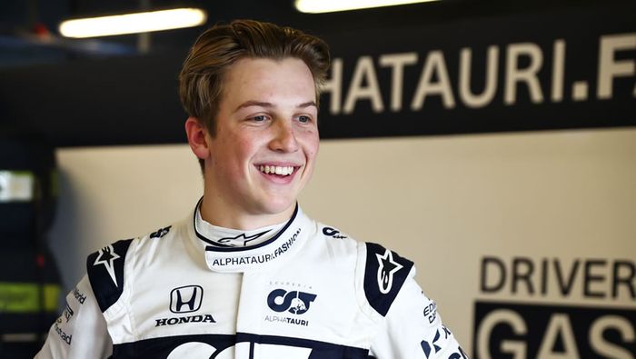 Liam Lawson saat tes F1 bersama Alpha Tauri