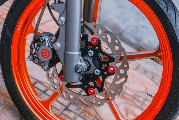 Pelek RCB dengan pengereman istimewa