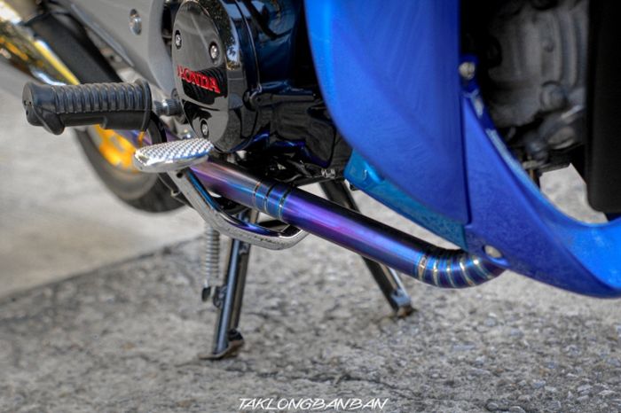 Sektor mesin diberi leher knalpot titanium