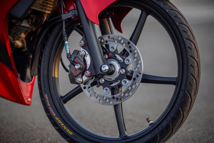 Pelek diganti produk RCB dan pengereman pakai produk Brembo