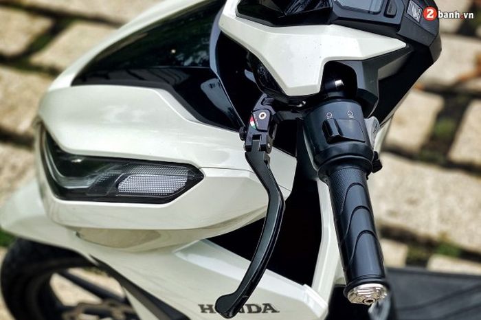 Tuas rem belakang pakai produk TMW