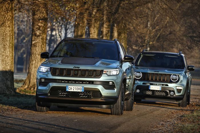 Jeep Compass dan Renegade e-Hybrid.