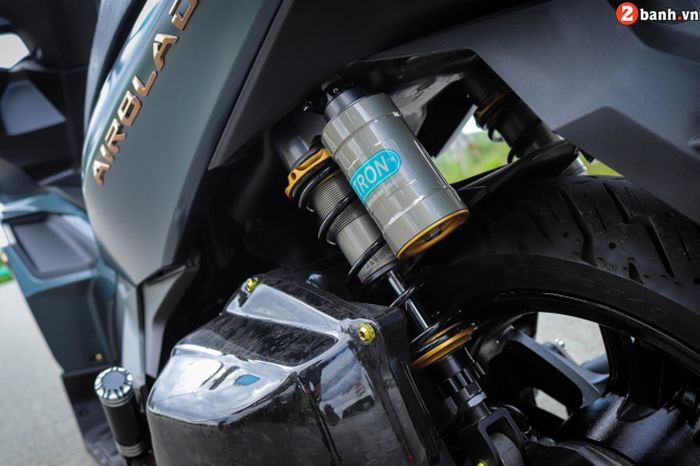 Suspensi belakang diganti dengan shock Nitron R3