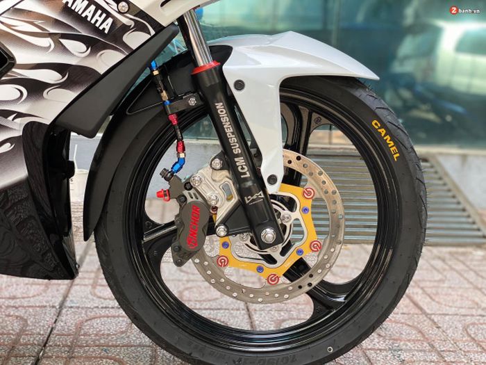 Kaki depannya mendapatkan full upgrade