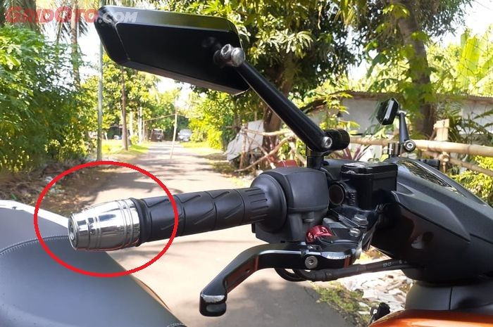 Jalu setang dalam lingkaran merah sudah terpasang di Yamaha NMAX, ampuh redam getaran