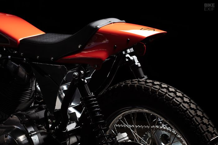 Buntut dibuat khas flat tracker
