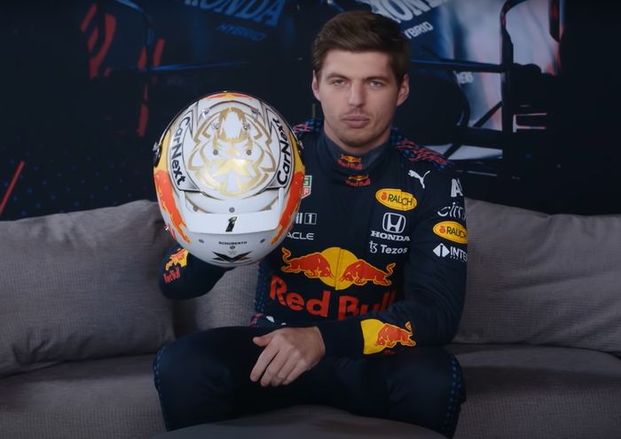 Max Verstappen pamerkan helm barunya untuk F1 2022
