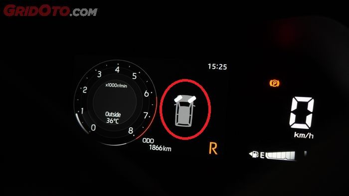 Fitur indikator tampilan sudut belok roda depan Toyota Veloz di layar MID