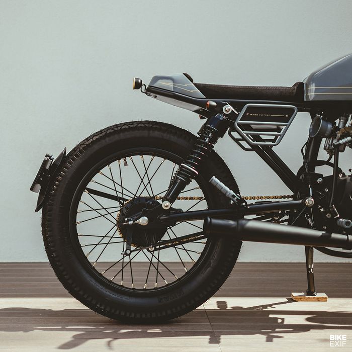 Suspensi belakang diganti dengan produk aftermarket