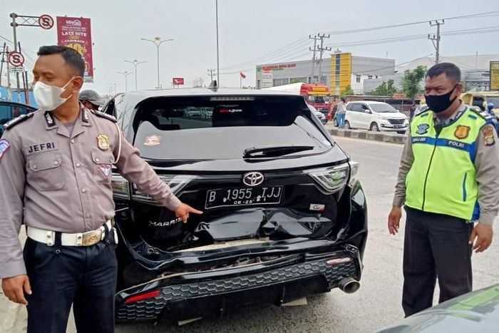 Toyota Harrier yang terlibat kecelakaan beruntun di Bandar Lampung