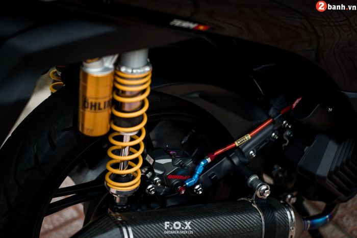 Suspensi belakang diganti dengan shock Ohlins