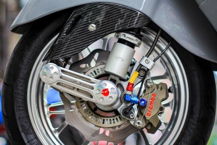 Kaki depannya mendapatkan upgrade istimewa