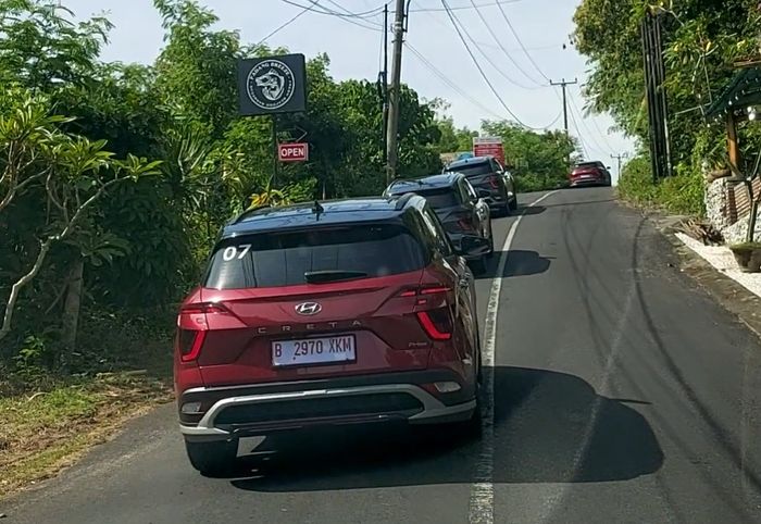 Hyundai Creta melewati tanjakan di Pulau Bali (26/1/2022)