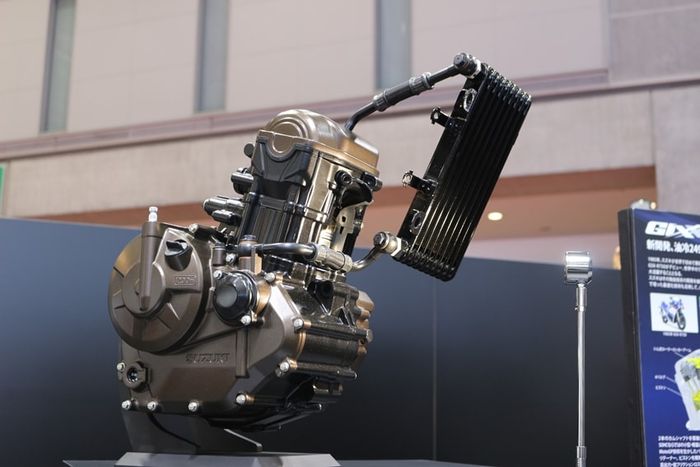 Suzuki Gixxer 250 SF Engine, 250 cc 1 silinder SOHC dengan pengawetan oli