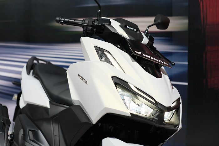 All New Honda Vario 160 sudah menyematkan lampu full LED