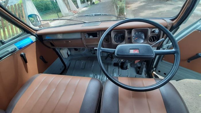 Interior Mitsubishi Colt T120 Deluxe 1981