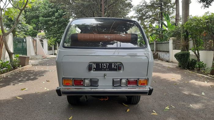 Mitsubishi Colt T120 Deluxe 1981 belakang