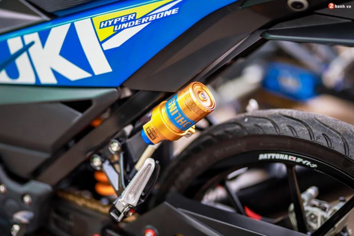 Suspensi belakang diganti dengan shock Ohlins