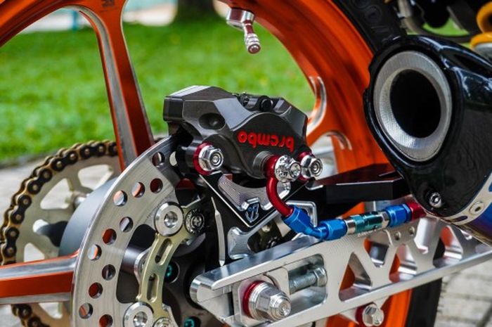 Rem belakang turut diupgrade pakai Brembo