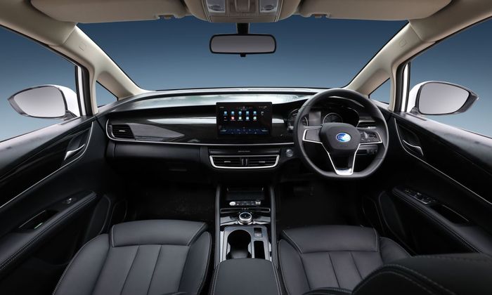 Interior BYD e6 generasi terbaru.