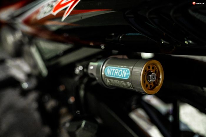 Suspensi belakangnya diganti dengan shock Nitron