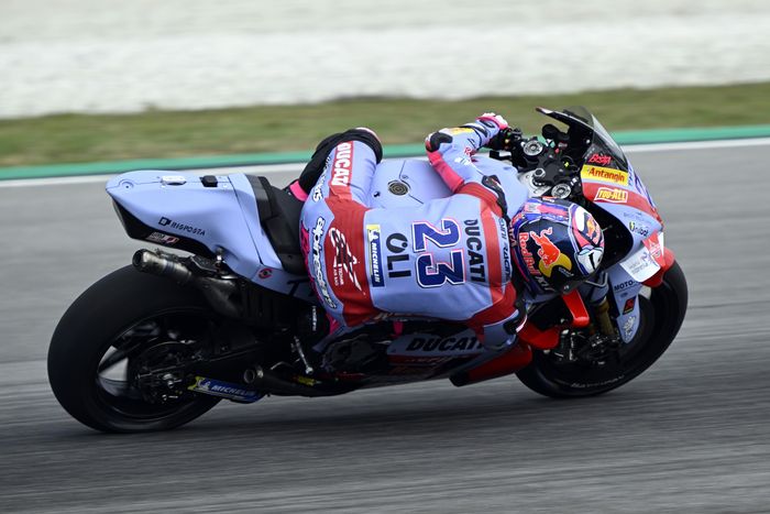 Enea Bastianini tebar ancaman, pecahkan rekor di tes pramusim MotoGP Sepang 2022 pakai 'motor bekas.'